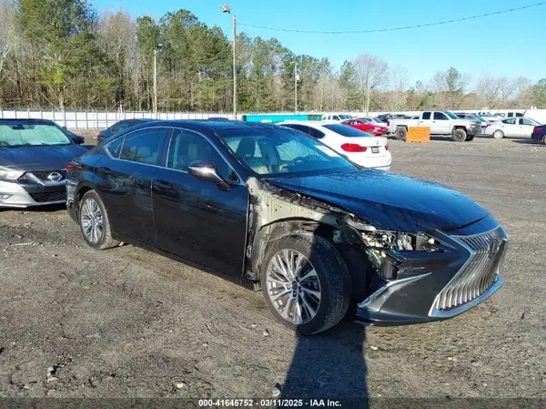 58ABZ1B14KU038650 2019 LEXUS ES - Image 1