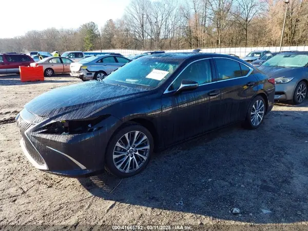 58ABZ1B14KU038650 2019 LEXUS ES - Image 2