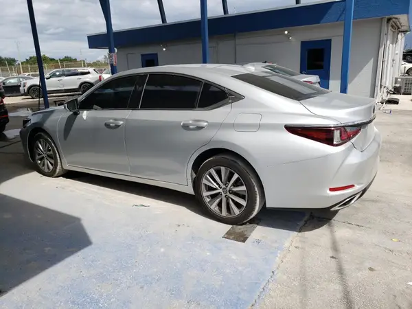 58ABZ1B14KU040298 2019 LEXUS ES - Image 2