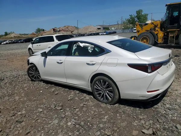 58ABZ1B14KU041077 2019 LEXUS ES - Image 2