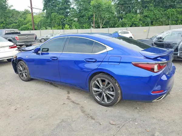 58ABZ1B14KU047574 2019 LEXUS ES - Image 2