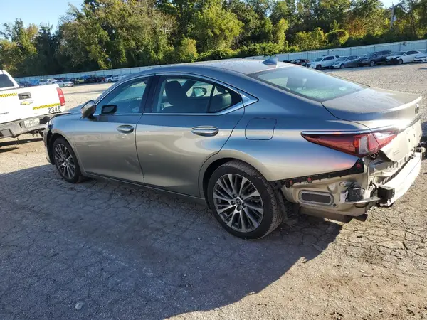 58ABZ1B14KU047610 2019 LEXUS ES - Image 2
