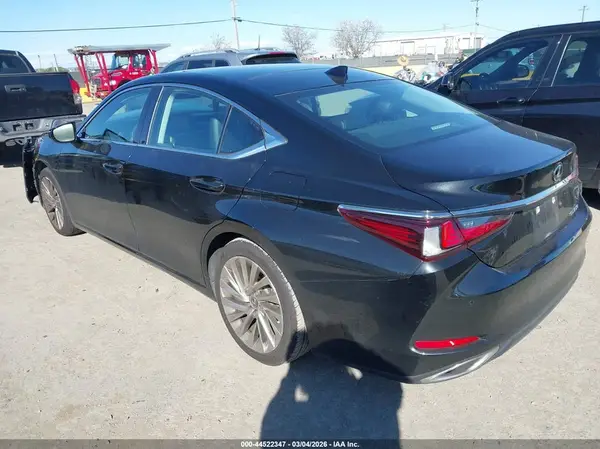 58ABZ1B14KU048689 2019 LEXUS ES - Image 2