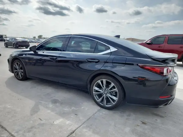 58ABZ1B14KU049468 2019 LEXUS ES - Image 2