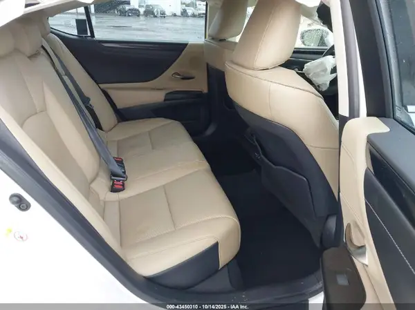 58ABZ1B15KU007374 2019 LEXUS ES - Image 8