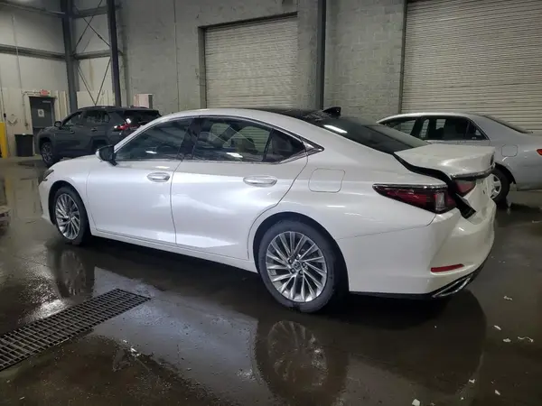 58ABZ1B15KU014146 2019 LEXUS ES - Image 2