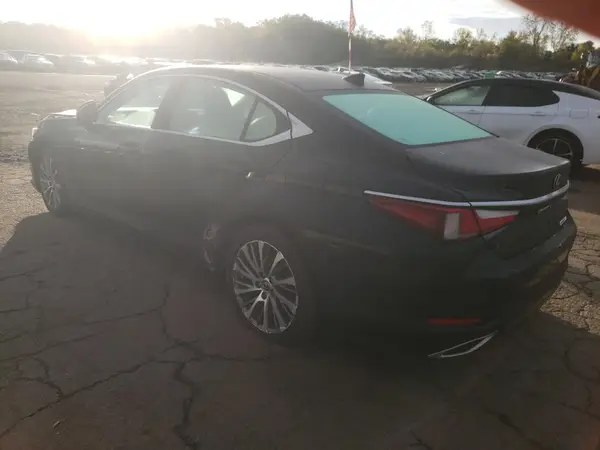 58ABZ1B15KU018696 2019 LEXUS ES - Image 2