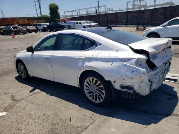 58ABZ1B15KU023803 2019 LEXUS ES - Image 2