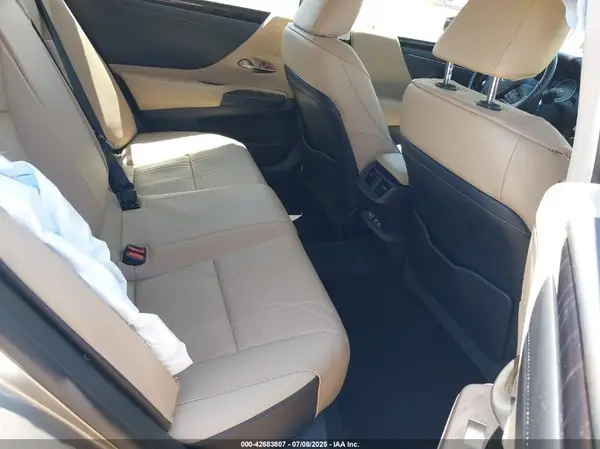 58ABZ1B15KU027298 2019 LEXUS ES - Image 8