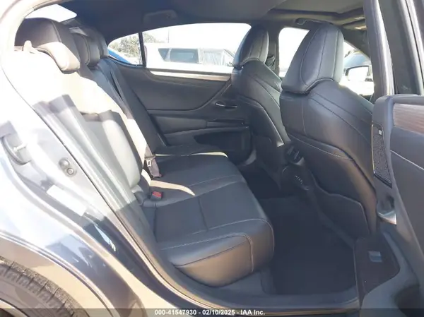 58ABZ1B15KU027365 2019 LEXUS ES - Image 8