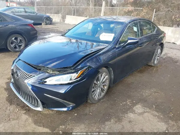 58ABZ1B15KU027706 2019 LEXUS ES - Image 2