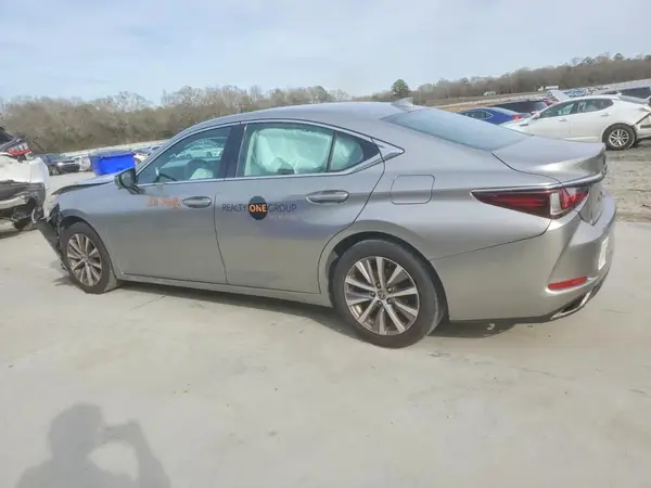 58ABZ1B15KU031660 2019 LEXUS ES - Image 2
