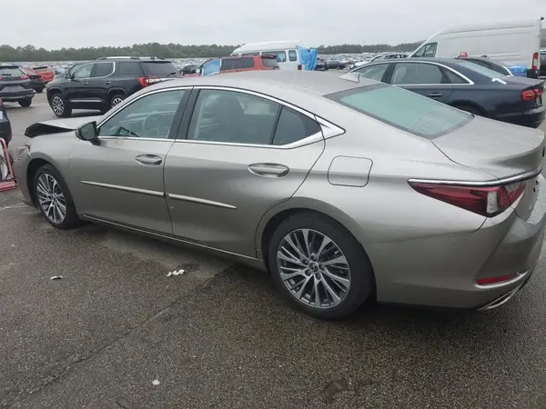 58ABZ1B15KU032114 2019 LEXUS ES - Image 2