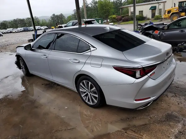 58ABZ1B15KU032632 2019 LEXUS ES - Image 2