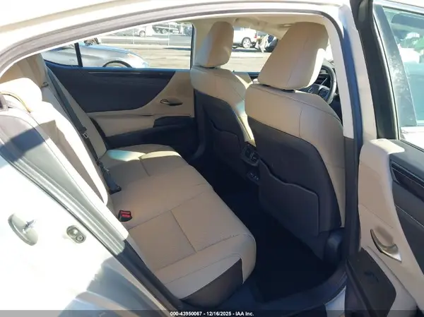 58ABZ1B15KU035594 2019 LEXUS ES - Image 8