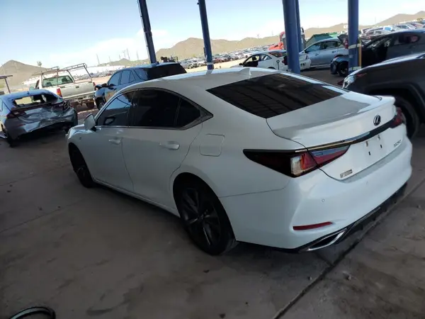 58ABZ1B15KU036955 2019 LEXUS ES - Image 2