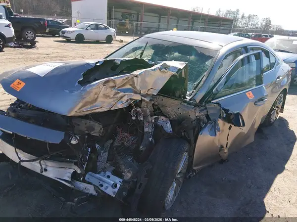 58ABZ1B15KU038141 2019 LEXUS ES - Image 2