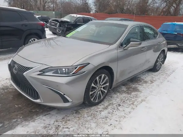 58ABZ1B15KU045574 2019 LEXUS ES - Image 2