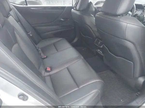 58ABZ1B15KU045574 2019 LEXUS ES - Image 8