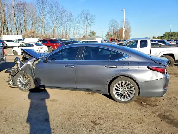 58ABZ1B15KU047843 2019 LEXUS ES - Image 2