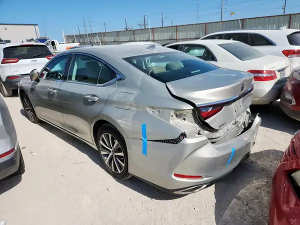 58ABZ1B15KU048555 2019 LEXUS ES - Image 2