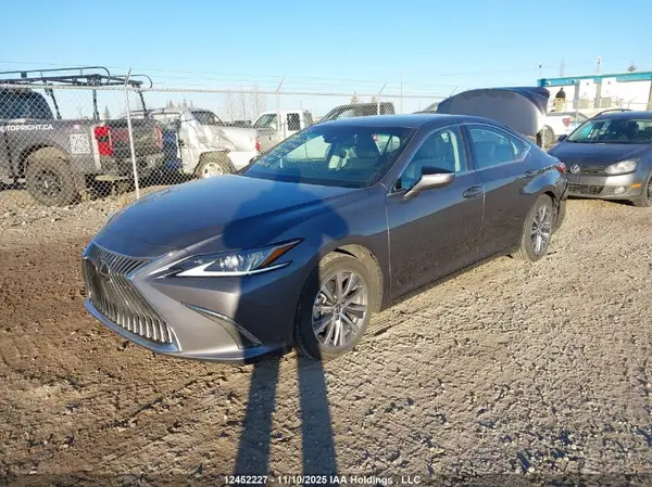 58ABZ1B15MU105338 2021 LEXUS ES - Image 2