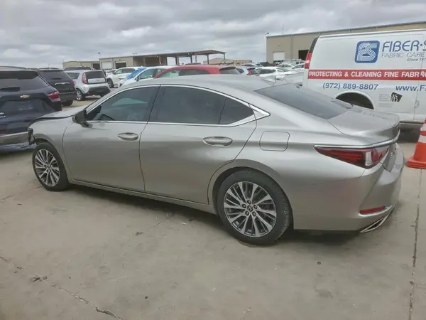 58ABZ1B16KU002569 2019 LEXUS ES - Image 2