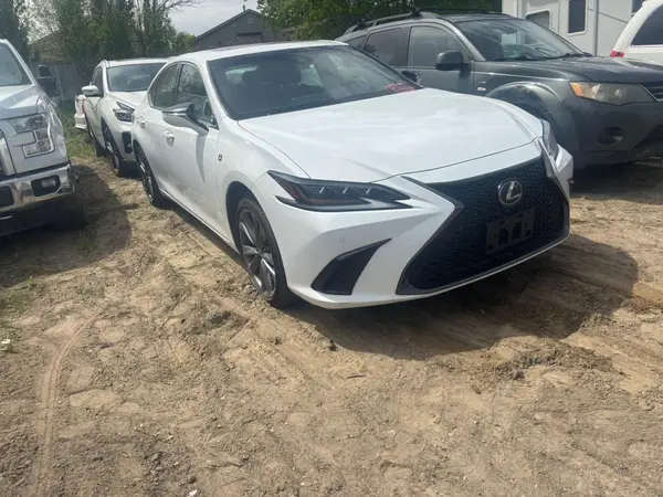 58ABZ1B16KU002779 2019 LEXUS ES - Image 8