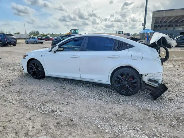 58ABZ1B16KU009697 2019 LEXUS ES - Image 2