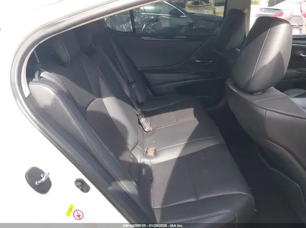 58ABZ1B16KU010736 2019 LEXUS ES - Image 8