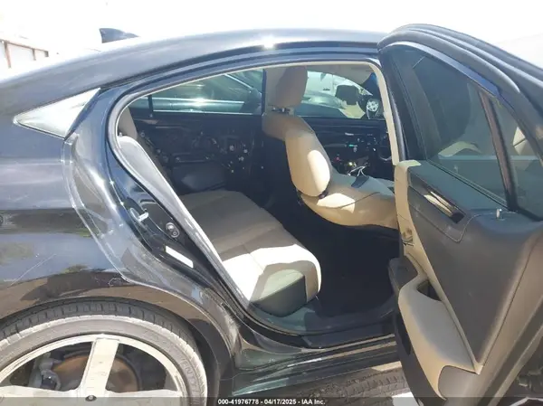 58ABZ1B16KU011093 2019 LEXUS ES - Image 8