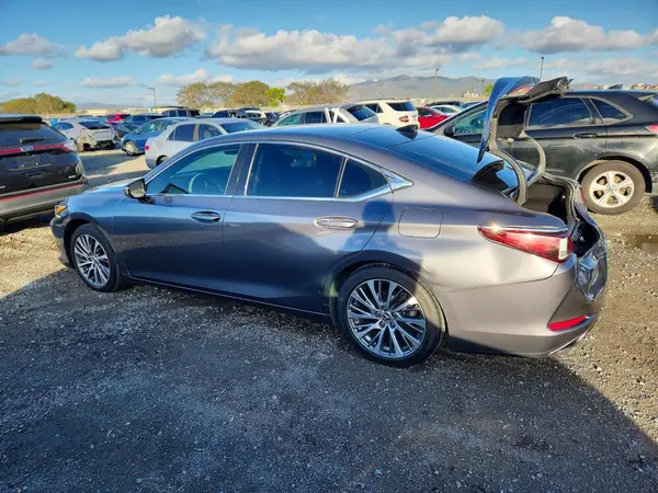 58ABZ1B16KU011305 2019 LEXUS ES - Image 2