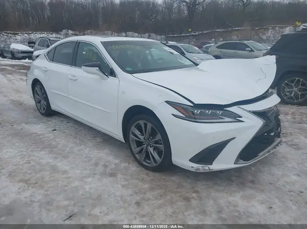 58ABZ1B16KU011904 2019 LEXUS ES - Image 1