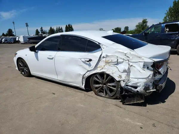 58ABZ1B16KU012194 2019 LEXUS ES - Image 2