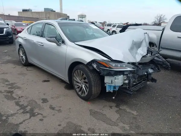 58ABZ1B16KU012342 2019 LEXUS ES - Image 1