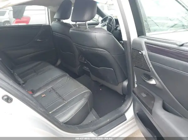 58ABZ1B16KU012342 2019 LEXUS ES - Image 8