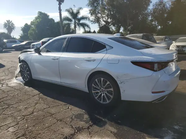 58ABZ1B16KU012762 2019 LEXUS ES - Image 2