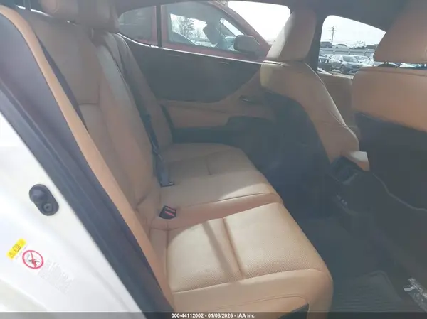 58ABZ1B16KU014849 2019 LEXUS ES - Image 8
