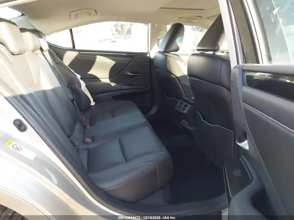 58ABZ1B16KU020005 2019 LEXUS ES - Image 8