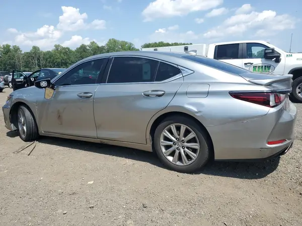 58ABZ1B16KU020991 2019 LEXUS ES - Image 2