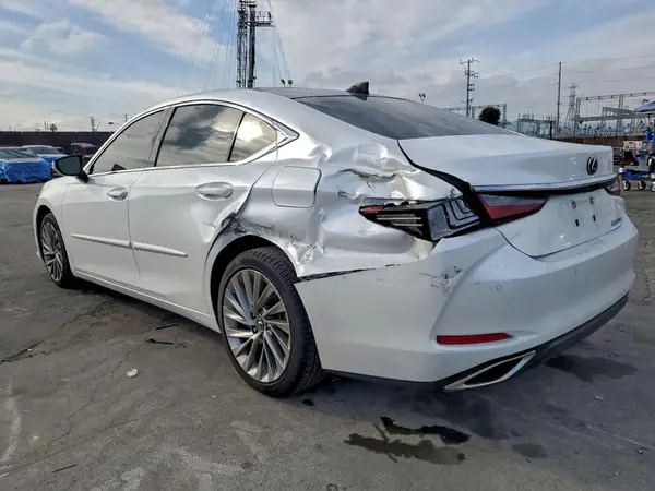 58ABZ1B16KU024300 2019 LEXUS ES - Image 2