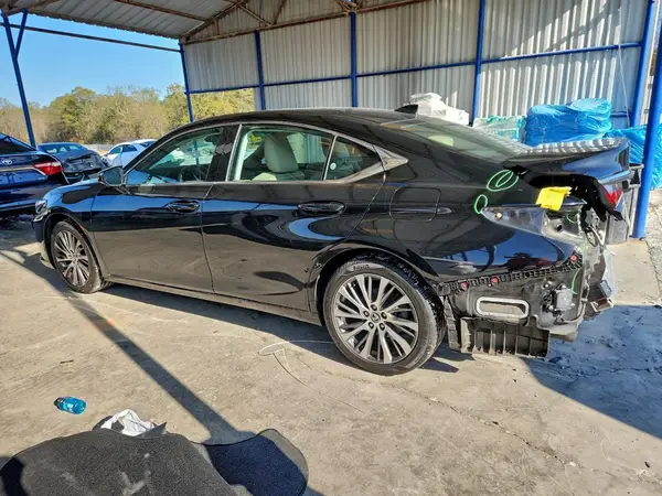 58ABZ1B16KU024877 2019 LEXUS ES - Image 2