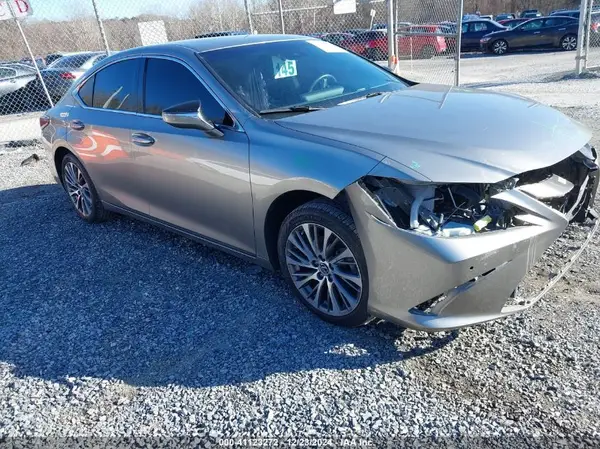 58ABZ1B16KU026483 2019 LEXUS ES - Image 1
