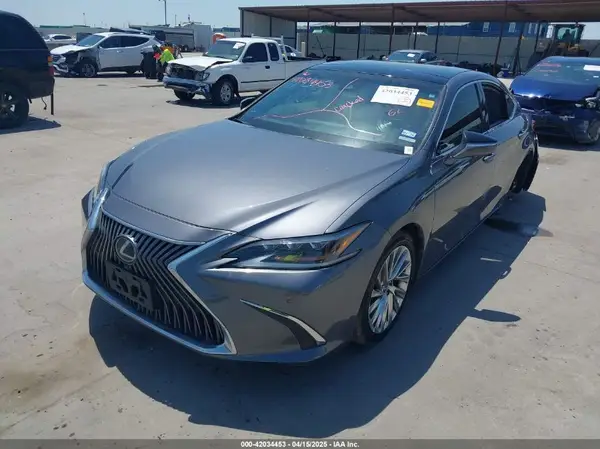 58ABZ1B16KU029710 2019 LEXUS ES - Image 2