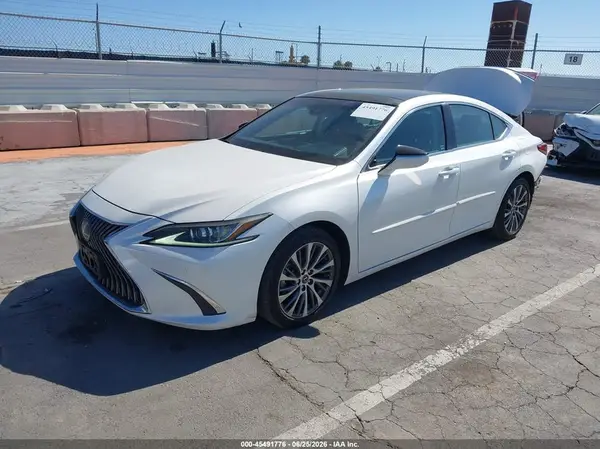 58ABZ1B16KU031294 2019 LEXUS ES - Image 2