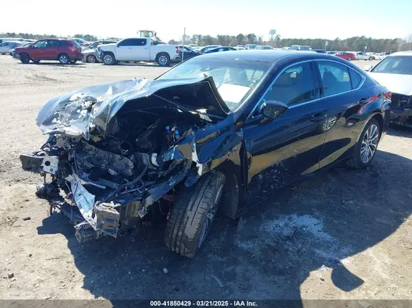 58ABZ1B16KU035152 2019 LEXUS ES - Image 2