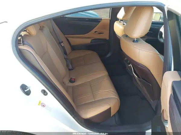 58ABZ1B16KU037211 2019 LEXUS ES - Image 8