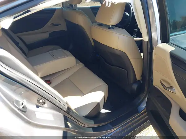 58ABZ1B16KU037497 2019 LEXUS ES - Image 8