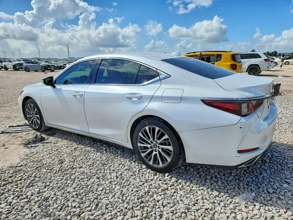 58ABZ1B16KU039041 2019 LEXUS ES - Image 2