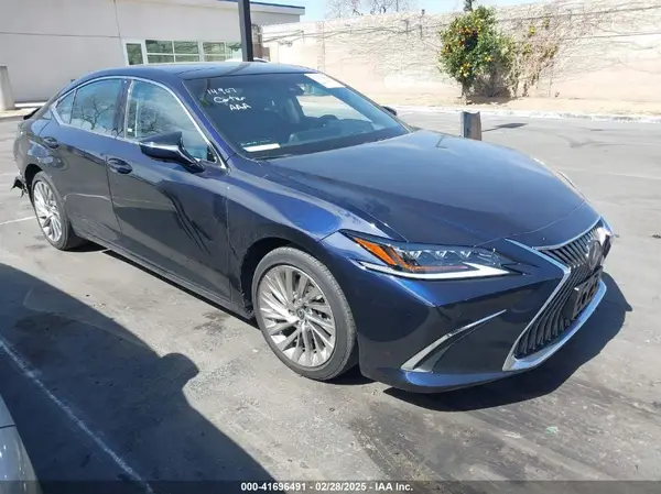 58ABZ1B16KU039556 2019 LEXUS ES - Image 1